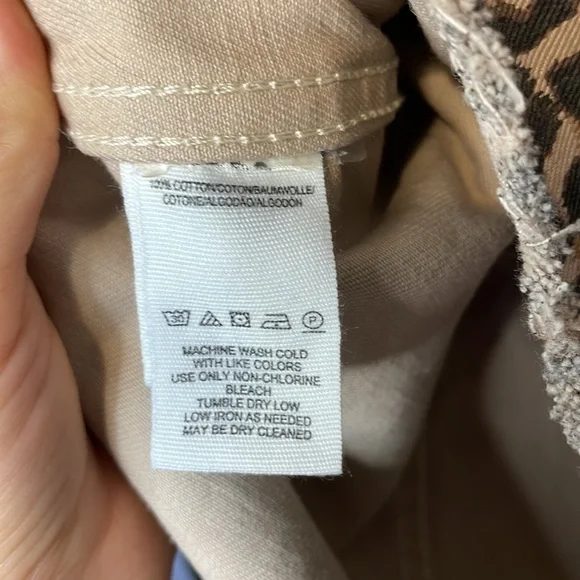 NWT Free People Cropped Leopard Denim Jacket - Size Medium Oversized - Picture 14 of 15